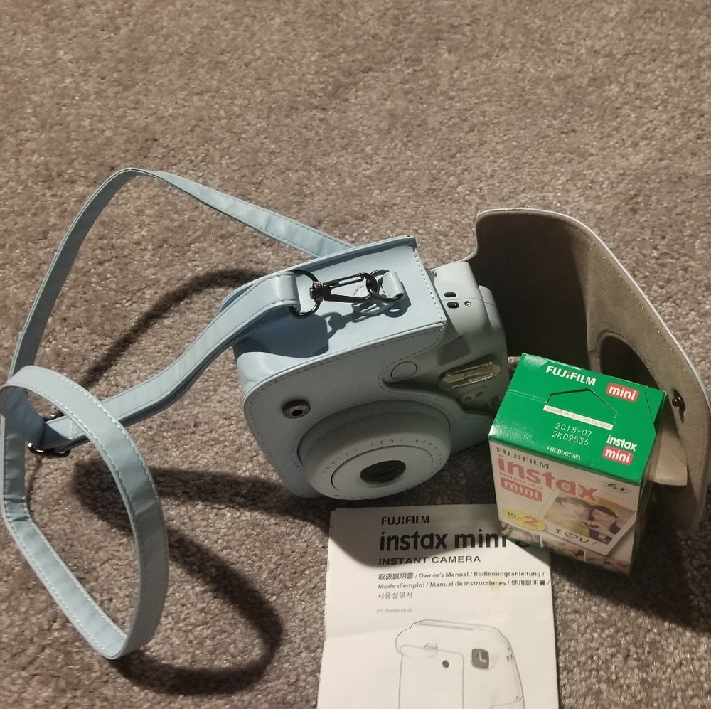 Instant camera - Picture 3 of 3